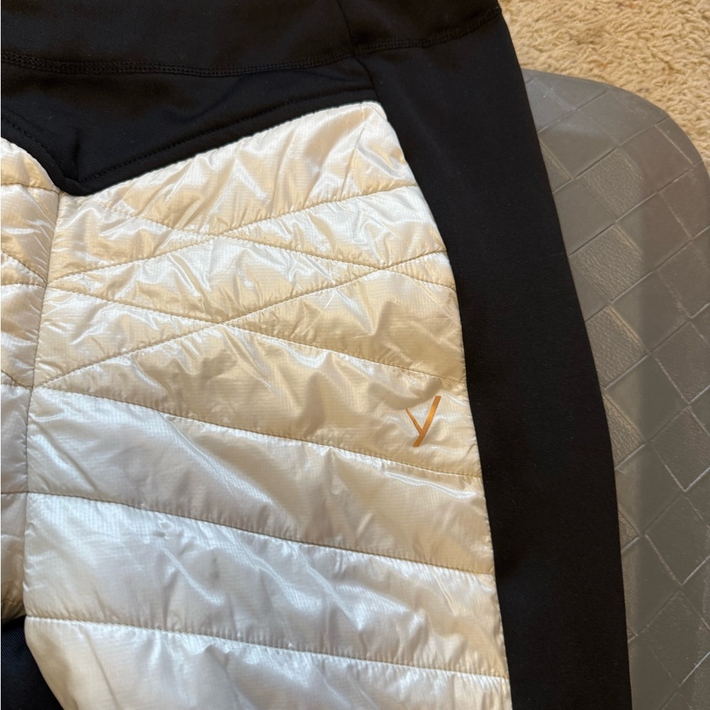 Indyeva Quilted down Panel Performance Leggings in Black and White - Picture 2 of 5
